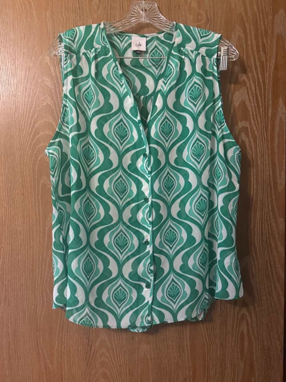 CAbi NWOT XL Scroll Top Green and White Sleeveless Button-Front style 6321